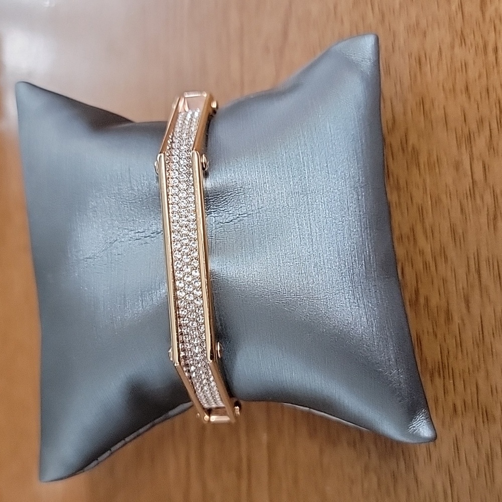 Swarovski Bolt Bangle Crystal Bracelet Med ( Read Description)